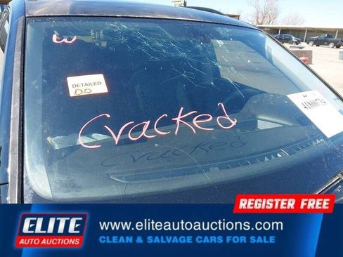 Used 2020 Volkswagen Tiguan SE w/ Panoramic Sunroof Package image 35