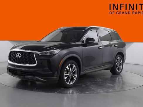 Used 2025 INFINITI QX60 Luxe AWD/4WD image 3