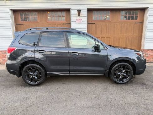 Used 2018 Subaru Forester 2.5i Premium w/ Protection Package #1 AWD/4WD image 2