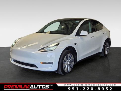 Used 2020 Tesla Model Y Long Range image 1