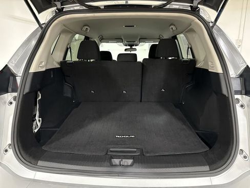 Used 2024 Nissan Rogue S image 23