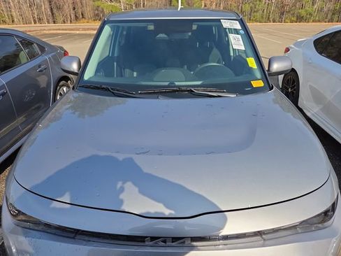 Used 2025 Kia Soul LX image 9