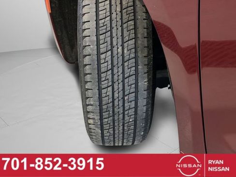 Used 2023 Chrysler Pacifica Touring-L FWD image 14