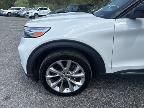 Used 2022 Ford Explorer Platinum w/ Equipment Group 601A AWD/4WD image 6
