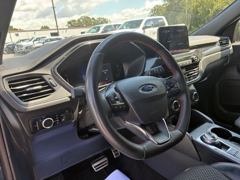 Used 2023 Ford Escape ST-Line AWD/4WD image 16