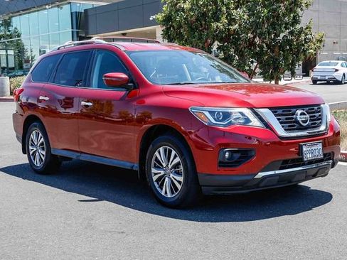 Used 2019 Nissan Pathfinder SV w/ Cargo Package AWD/4WD image 6