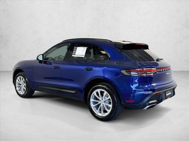 Certified 2026 Porsche Macan AWD/4WD image 3
