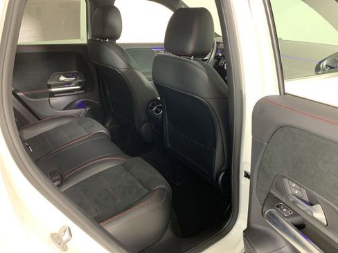 Used 2022 Mercedes-Benz GLA 250 4MATIC w/ AMG Line image 37