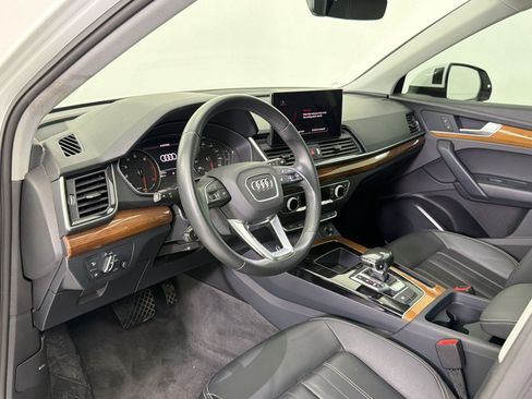 Used 2024 Audi Q5 2.0T Premium w/ Convenience Package AWD/4WD image 4