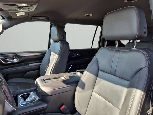 Used 2022 Chevrolet Suburban RST w/ Luxury Package RWD image 31