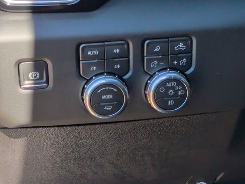 New 2026 GMC Sierra 2500 Denali w/ Denali Reserve Package image 17