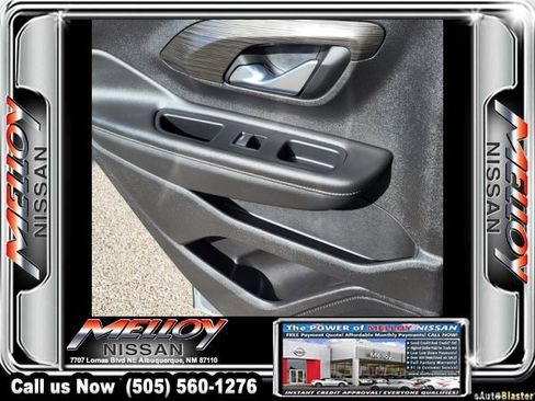 Used 2024 GMC Terrain SLT image 11