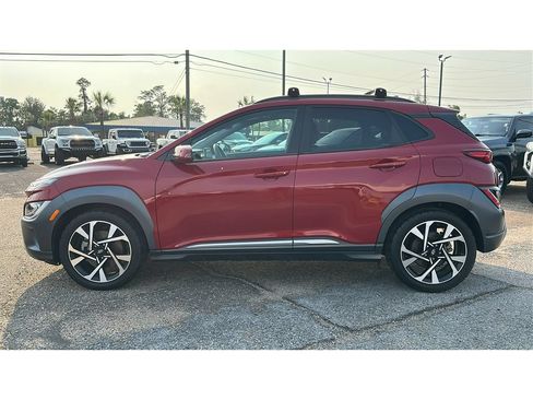 Used 2022 Hyundai Kona Limited FWD image 2