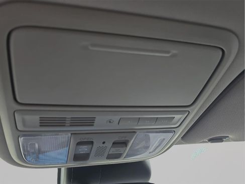 Used 2015 Honda Odyssey Touring image 19