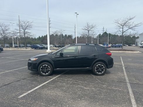 Certified 2023 Subaru Crosstrek 2.0i Premium image 2