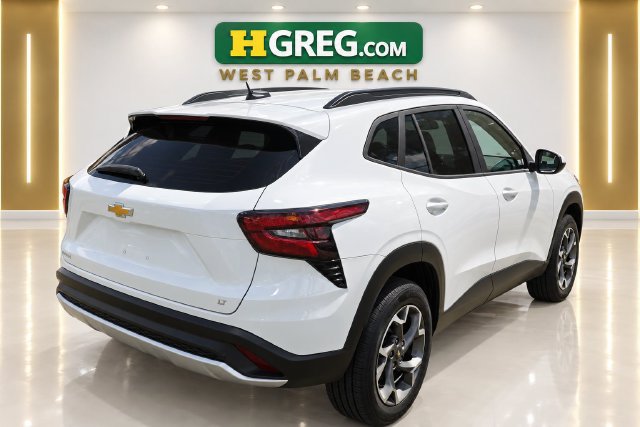 Used 2026 Chevrolet Trax LT FWD image 6