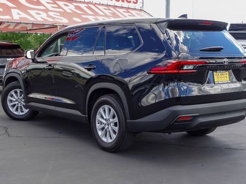 Certified 2025 Toyota Grand Highlander FWD image 11