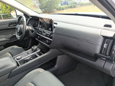 Used 2025 Nissan Pathfinder SV AWD/4WD image 36
