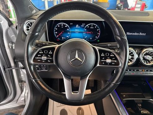 Used 2021 Mercedes-Benz GLA 250 4MATIC image 2