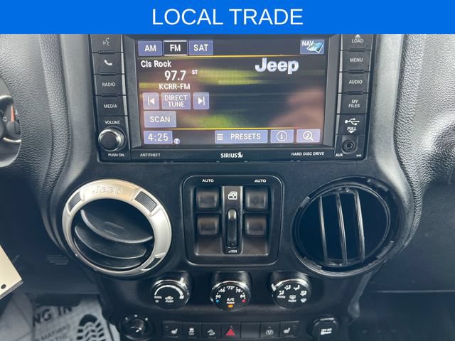 Used 2017 Jeep Wrangler Unlimited Sahara w/ Connectivity Group AWD/4WD image 21
