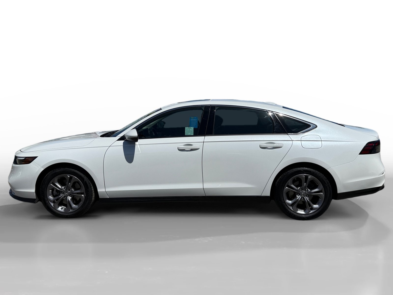 Used 2023 Honda Accord EX-L image 2