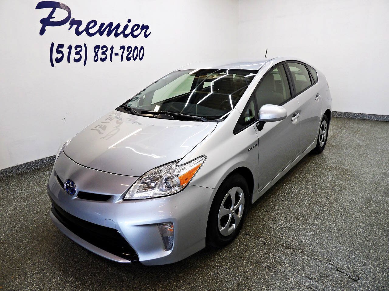 Used 2015 Toyota Prius Two FWD image 1