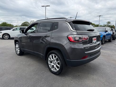 Used 2023 Jeep Compass Latitude AWD/4WD image 5