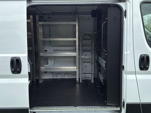 Used 2025 RAM ProMaster 2500 w/ Premium Convenience Group image 22