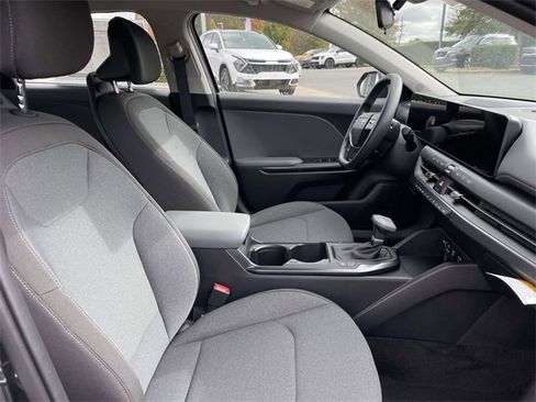 New 2025 Kia K4 LXS image 14