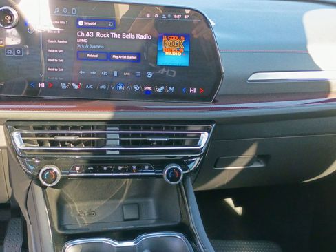 New 2026 Chevrolet Traverse RS image 28