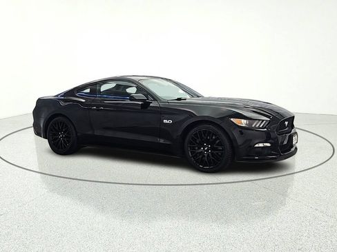 Used 2017 Ford Mustang GT w/ GT Performance Package RWD image 9