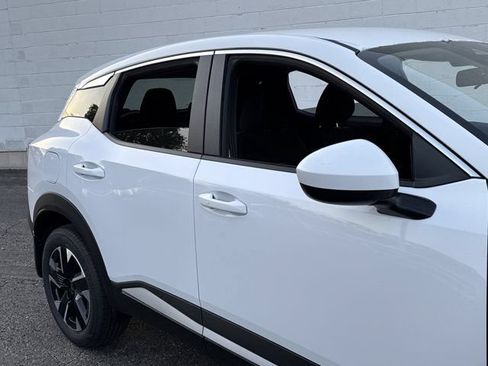 New 2025 Nissan Kicks SV AWD/4WD image 7