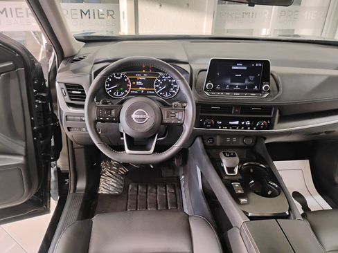 Used 2024 Nissan Rogue SV w/ SV Premium Package FWD image 62