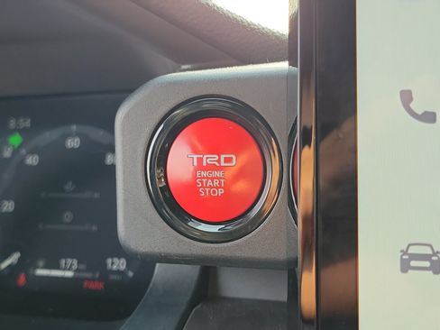 Used 2025 Toyota Tacoma TRD Off-Road AWD/4WD image 28