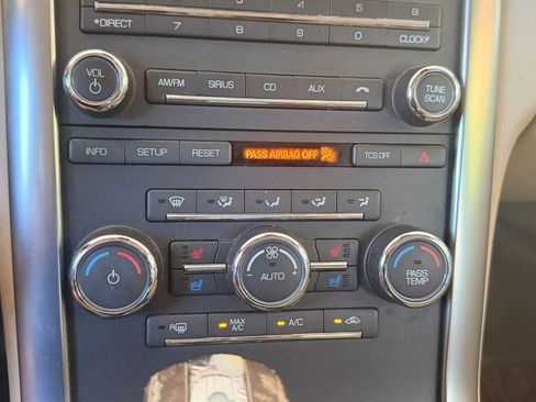 Used 2012 Lincoln MKS FWD image 13