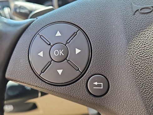 Used 2010 Mercedes-Benz E 350 4MATIC Sedan image 23