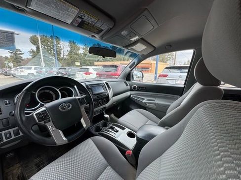 Used 2015 Toyota Tacoma 4x4 Double Cab w/ SR5 Package image 25