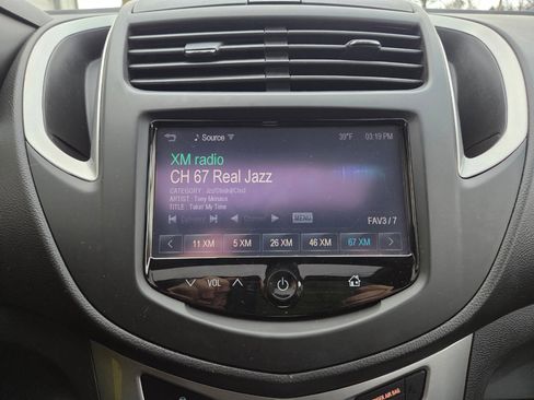 Used 2015 Chevrolet Trax LT w/ LT Sun and Sound Package image 15