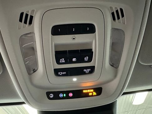 Certified 2024 Buick Envision Avenir image 19