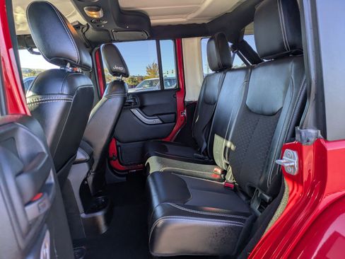 Used 2018 Jeep Wrangler Unlimited Sport image 25