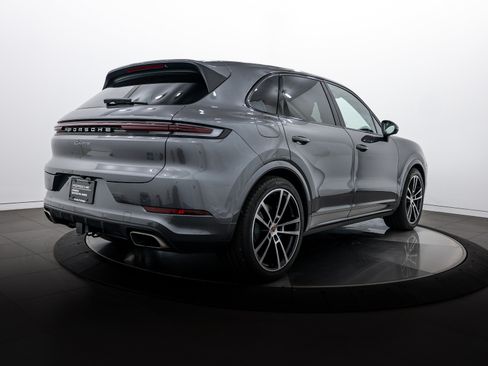 Certified 2025 Porsche Cayenne image 7