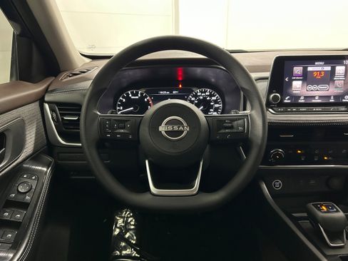 Used 2022 Nissan Rogue S AWD/4WD image 12
