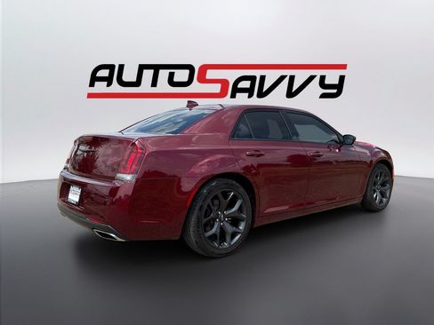Used 2023 Chrysler 300 S RWD image 5