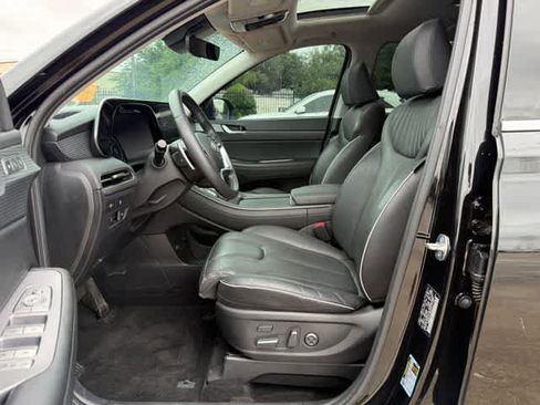 Used 2024 Hyundai Palisade Limited FWD image 16