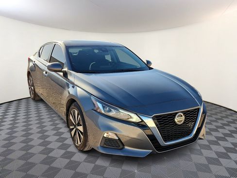 Used 2021 Nissan Altima 2.5 SV w/ SV Premium Package image 6