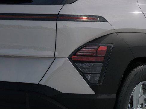 New 2026 Hyundai Kona SE image 10