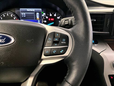 Used 2023 Ford Explorer XLT w/ Equipment Group 202A AWD/4WD image 18