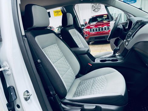 Used 2020 Chevrolet Equinox LS w/ LS Convenience Package image 39