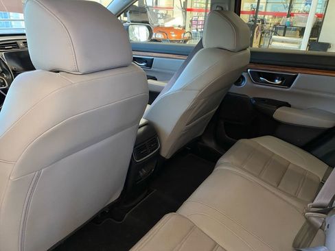 Used 2018 Honda CR-V Touring image 19