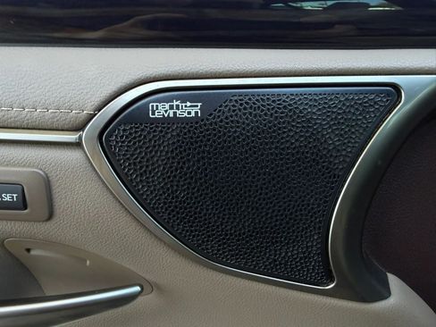 Used 2021 Lexus ES 300h Ultra Luxury w/ Accessory Package 2 FWD image 38
